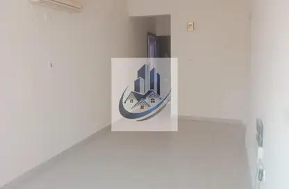 Apartment - 1 Bedroom - 2 Bathrooms for rent in Salaja Street - Doha Al Jadeed - Doha