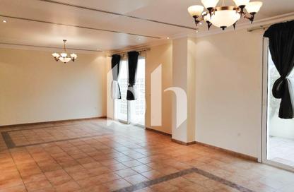 Villa - 3 - 4 for rent in Al Nasr Street - Al Nasr - Doha