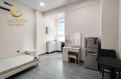 Apartment - Studio - 1 Bathroom for rent in Umm Ghuwailina 4 - Umm Ghuwailina - Doha