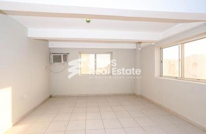 Labor Camp - Studio - 6 Bathrooms for rent in Umm Salal Mahammad - Umm Salal City - Doha