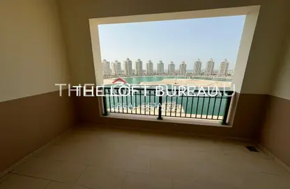Apartment - 3 Bedrooms - 4 Bathrooms for rent in Viva West - Viva Bahriyah - The Pearl Island - Doha