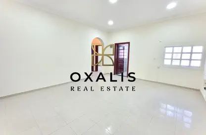 شقة - 2 غرف نوم - 2 حمامات للايجار في شارع انس - فريج بن محمود الشمالي - فريج بن محمود - الدوحة