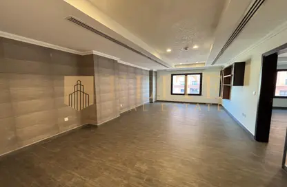 شقة - غرفة نوم - 2 حمامات للايجار في طريق بورتو الغربي - بورتو أرابيا - جزيرة اللؤلؤة - الدوحة شقة - غرفة نوم - 2 حمامات للايجار في طريق بورتو الغربي - بورتو أرابيا - جزيرة اللؤلؤة - الدوحة