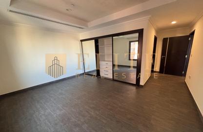 Apartment - 1 Bedroom - 2 Bathrooms for rent in West Porto Drive - Porto Arabia - The Pearl Island - Doha