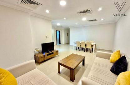 Apartment - 2 Bedrooms - 2 Bathrooms for rent in Al Salam Tower - Corniche Road - Corniche Road - Doha