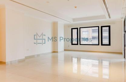 Apartment - 1 Bedroom - 2 Bathrooms for sale in West Porto Drive - Porto Arabia - The Pearl Island - Doha