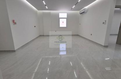 Apartment - 2 Bedrooms - 3 Bathrooms for rent in Fereej Kulaib - Doha