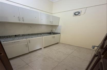 Compound - 1 Bedroom - 1 Bathroom for rent in Al Aziziyah - Doha