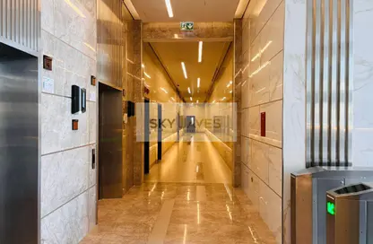 مساحات مكتبية - استوديو - 2 حمامات للايجار في برج السلام - شارع الكورنيش - شارع الكورنيش - الدوحة
