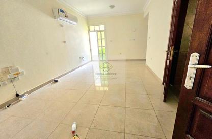 Apartment - 3 Bedrooms - 3 Bathrooms for rent in Bin Omran - Fereej Bin Omran - Doha