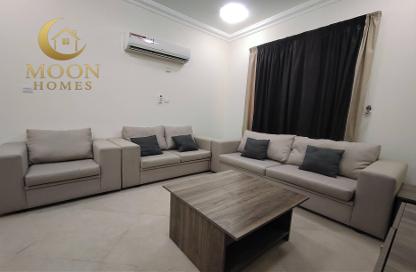 Apartment - 1 Bedroom - 1 Bathroom for rent in Umm Ghwailina Comm - Umm Ghuwalina - Umm Ghuwailina - Doha
