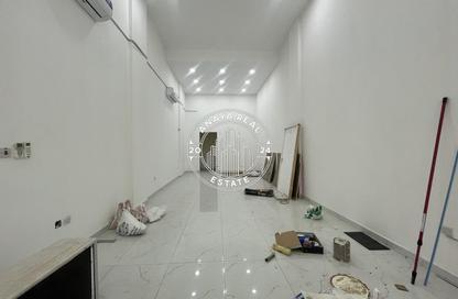 Shop - Studio - 1 Bathroom for rent in Bin Omran 46 - Fereej Bin Omran - Doha Shop - Studio - 1 Bathroom for rent in Bin Omran 46 - Fereej Bin Omran - Doha