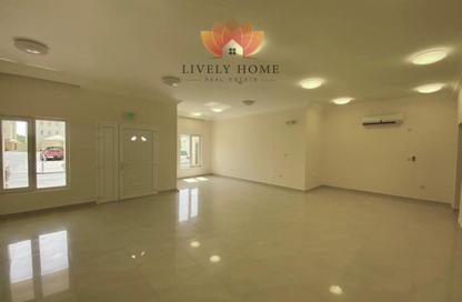 Villa - 4 - 4 for rent in Al Sakhama - Doha Villa - 4 - 4 for rent in Al Sakhama - Doha