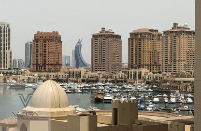 Apartment - 1 - 2 for sale in Tower 24 - Porto Arabia - The Pearl Island - Doha