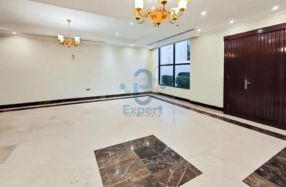 مجمع سكني - 5 غرف نوم - 5 حمامات للايجار في برج أسباير - الوعب - الوعب - الدوحة