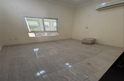 Apartment - 5 Bedrooms - 3 Bathrooms for rent in Al Aziziyah - Al Aziziyah - Doha