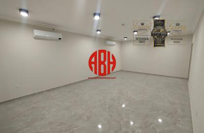 Apartment - 2 Bedrooms - 3 Bathrooms for rent in Musheireb Apartments - Musheireb - Doha