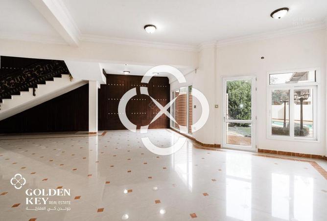 53144089 - Property Image 2