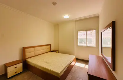Apartment - 2 Bedrooms - 1 Bathroom for rent in Al Sadd Tourist Apartments - Al Sadd - Doha