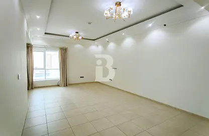 Apartment - 2 Bedrooms - 3 Bathrooms for rent in Marina Tower 02 - Marina District - Lusail