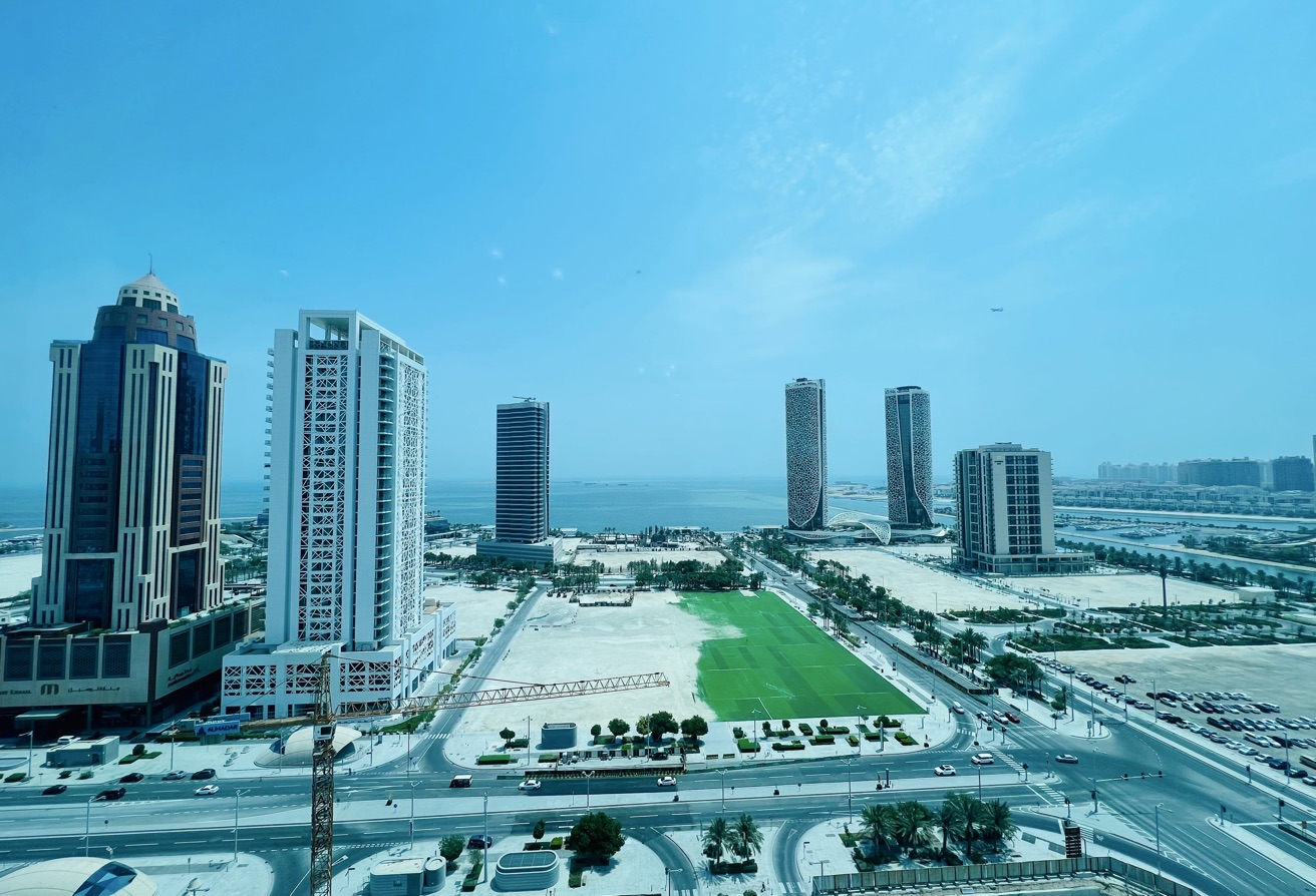 LUXURIOUS WATER FRONT 2BHK LIMITED TIME OFFER ! thumbnail 9