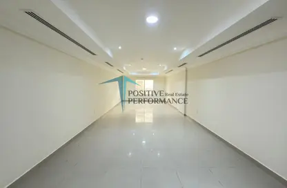 Apartment - 5 Bedrooms - 5 Bathrooms for rent in Old Airport Road - Old Airport Road - Doha