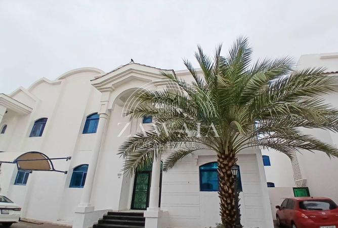 989990 - Property Image 2