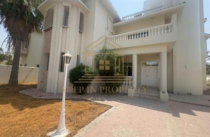 Compound - 4 Bedrooms - 5 Bathrooms for rent in Ramada Commercial Building - Al Rawabi Street - Al Muntazah - Doha