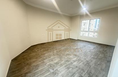 Apartment - 3 Bedrooms - 4 Bathrooms for rent in Musheireb Apartments - Musheireb - Doha