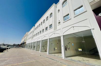Shop - Studio - 1 Bathroom for rent in Umm Qarn - Al Daayen
