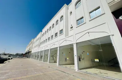 Shop - Studio - 1 Bathroom for rent in Umm Qarn - Al Daayen