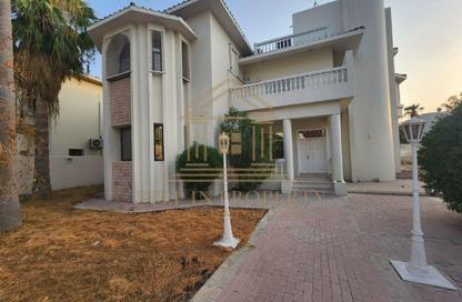 Apartment - 3 Bedrooms - 4 Bathrooms for rent in Ramada Commercial Building - Al Rawabi Street - Al Muntazah - Doha