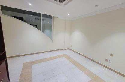 Apartment - 3 Bedrooms - 3 Bathrooms for rent in Najma street - Old Airport Road - Doha