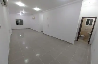 Apartment - 3 Bedrooms - 3 Bathrooms for rent in Anas Street - Fereej Bin Mahmoud North - Fereej Bin Mahmoud - Doha