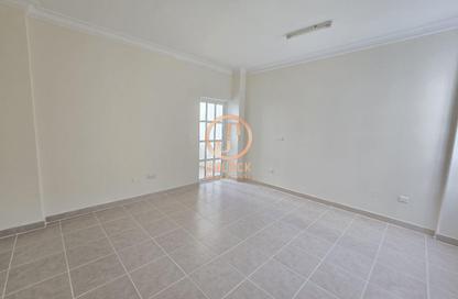 Apartment - 3 Bedrooms - 3 Bathrooms for rent in Anas Street - Fereej Bin Mahmoud North - Fereej Bin Mahmoud - Doha