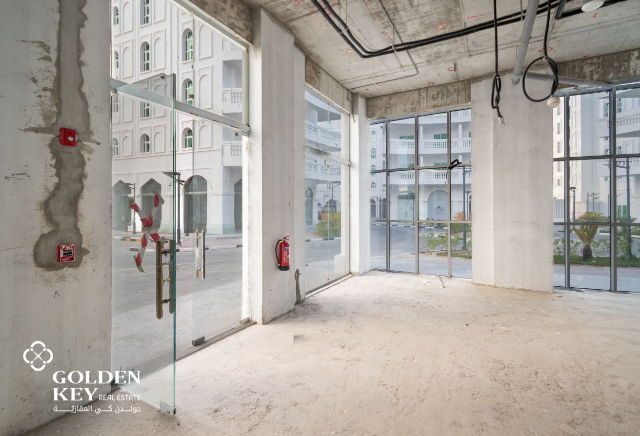 Showroom with Mezzanine for Lease – Al Gharrafa