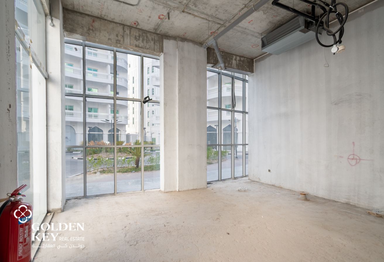 Showroom with Mezzanine for Lease – Al Gharrafa