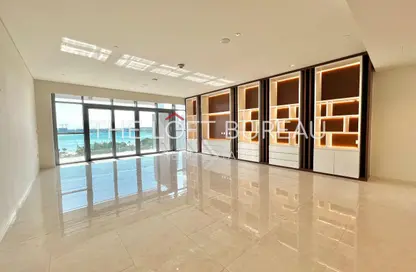 Apartment - 3 Bedrooms - 5 Bathrooms for sale in Seef Lusail Tower 1 - Seef Lusail - Lusail City - Lusail