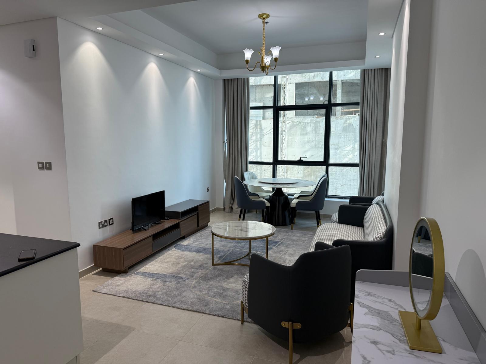 LUXURY 2BEDROOM FULLY FURNISHED WITH BALCONY thumbnail 2