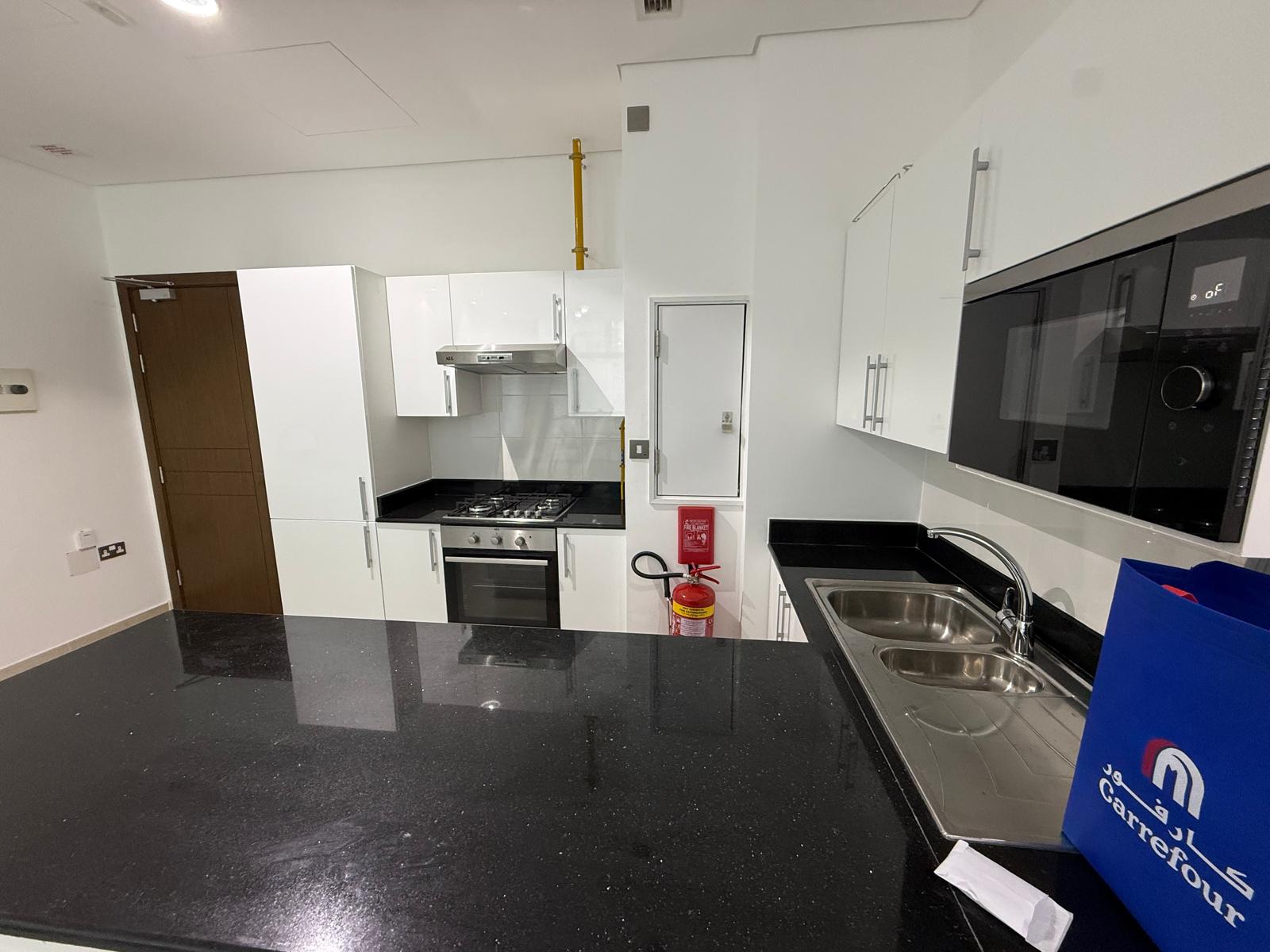 LUXURY 2BEDROOM FULLY FURNISHED WITH BALCONY thumbnail 7