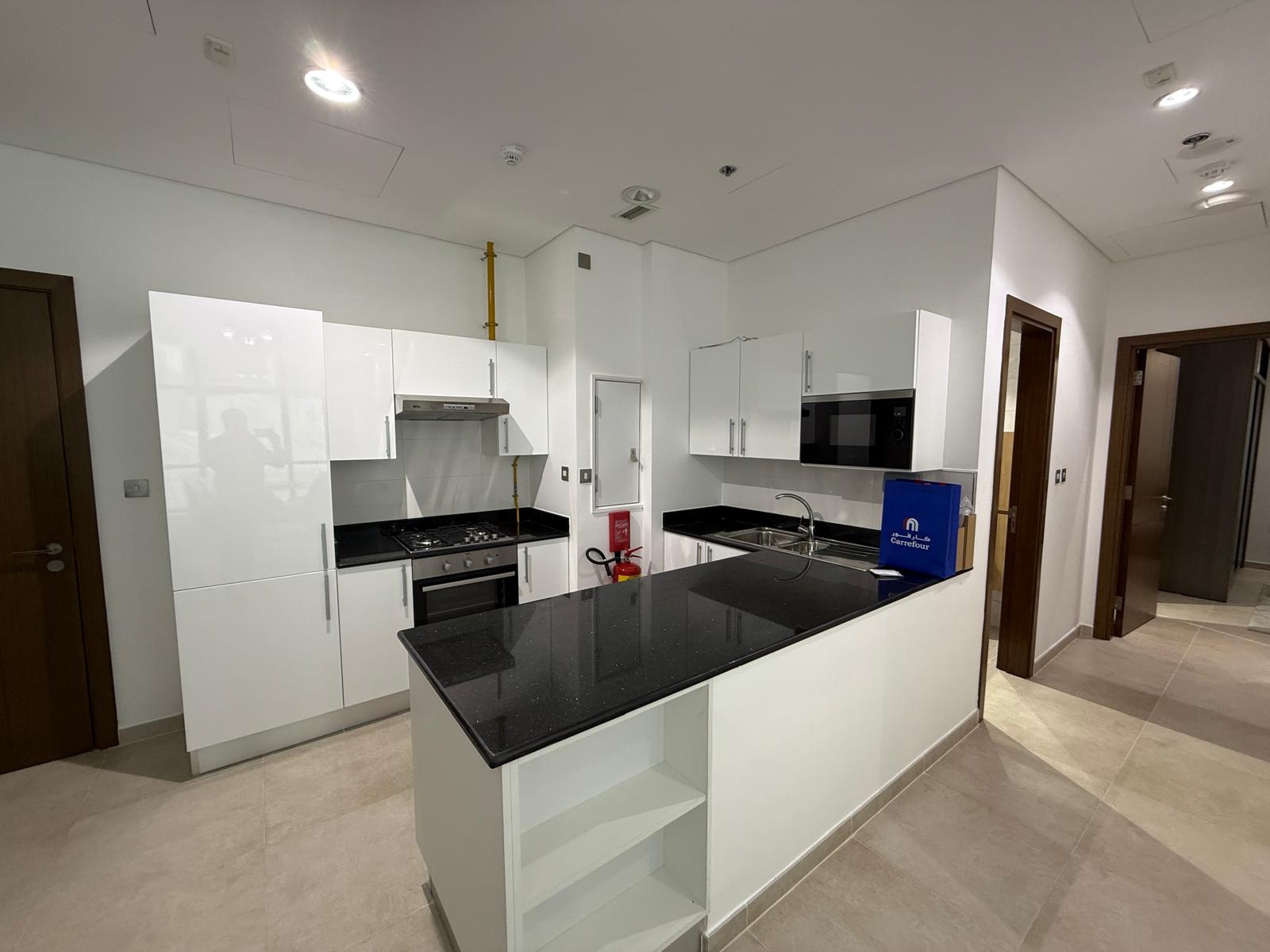 LUXURY 2BEDROOM FULLY FURNISHED WITH BALCONY thumbnail 9