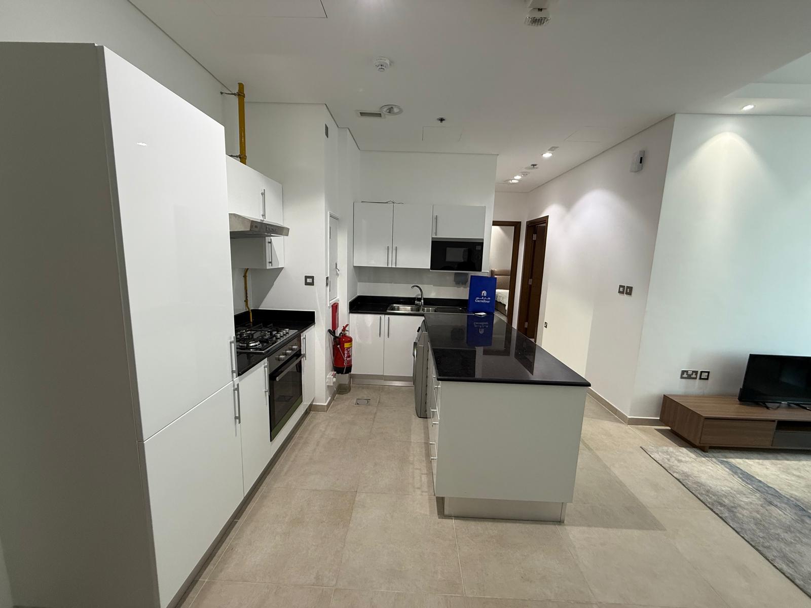 LUXURY 2BEDROOM FULLY FURNISHED WITH BALCONY thumbnail 5
