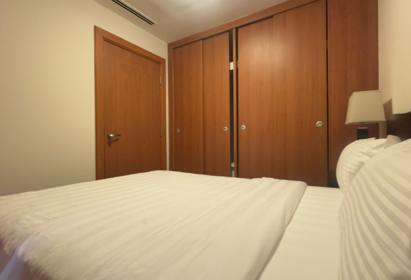 Elegant Furnished Chalet 1BHK | Full Sea View 6800 thumbnail 5