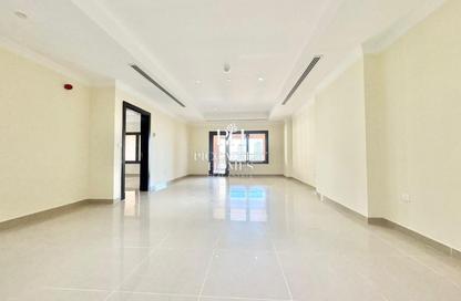Apartment - 1 Bedroom - 2 Bathrooms for rent in Tower 8 - Porto Arabia - The Pearl Island - Doha Apartment - 1 Bedroom - 2 Bathrooms for rent in Tower 8 - Porto Arabia - The Pearl Island - Doha