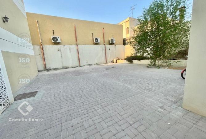 987446 - Property Image 2