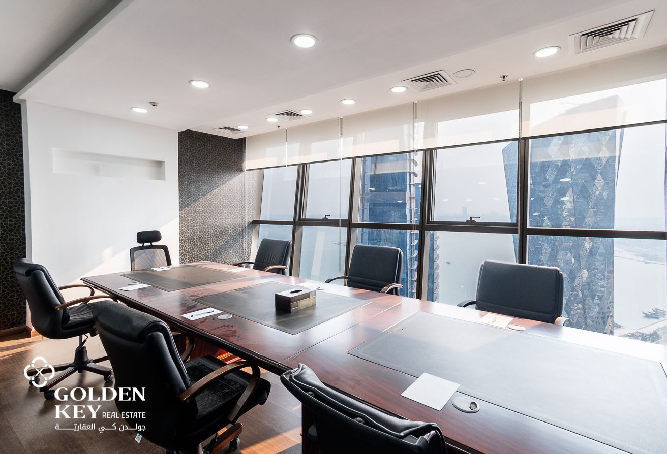 مكتب / 212 متر مربع.  الطابق العلوي-الخليج الغربي /