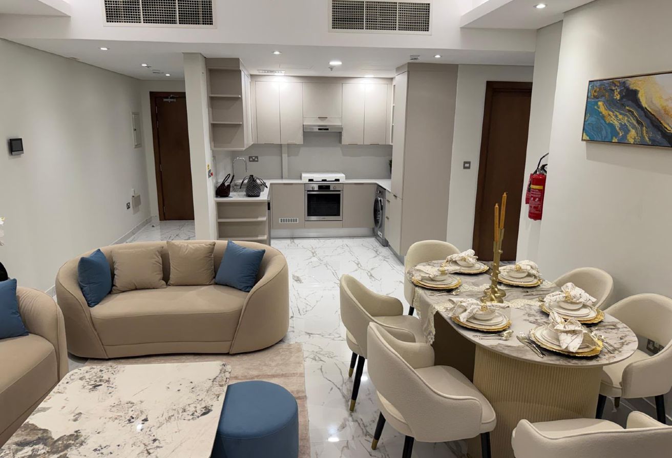 Premium 2 BHK Fully Furnished Apartment|Marina thumbnail 5