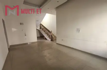 فيلا - 5 غرف نوم - 4 حمامات للايجار في منطقة مويثر - الريان - الدوحة