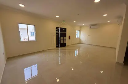 Villa - 6 Bedrooms - 6 Bathrooms for rent in Al Kheesa - Al Kheesa - Umm Salal Mohammed