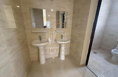 Villa - 6 Bedrooms - 6 Bathrooms for rent in Al Kheesa - Al Kheesa - Umm Salal Mohammed